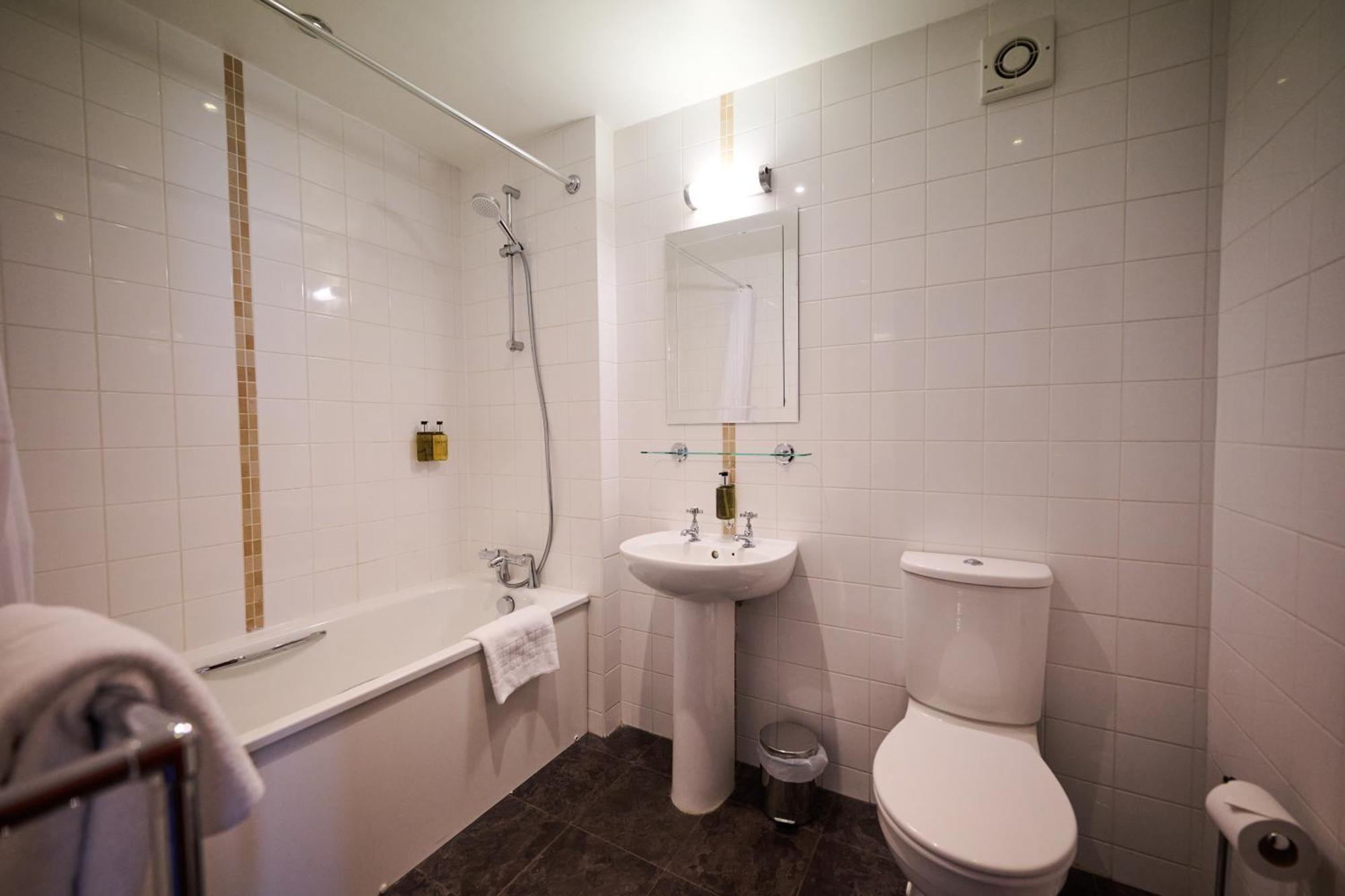White Hart, Exeter By Marston'S Inns Екстериор снимка