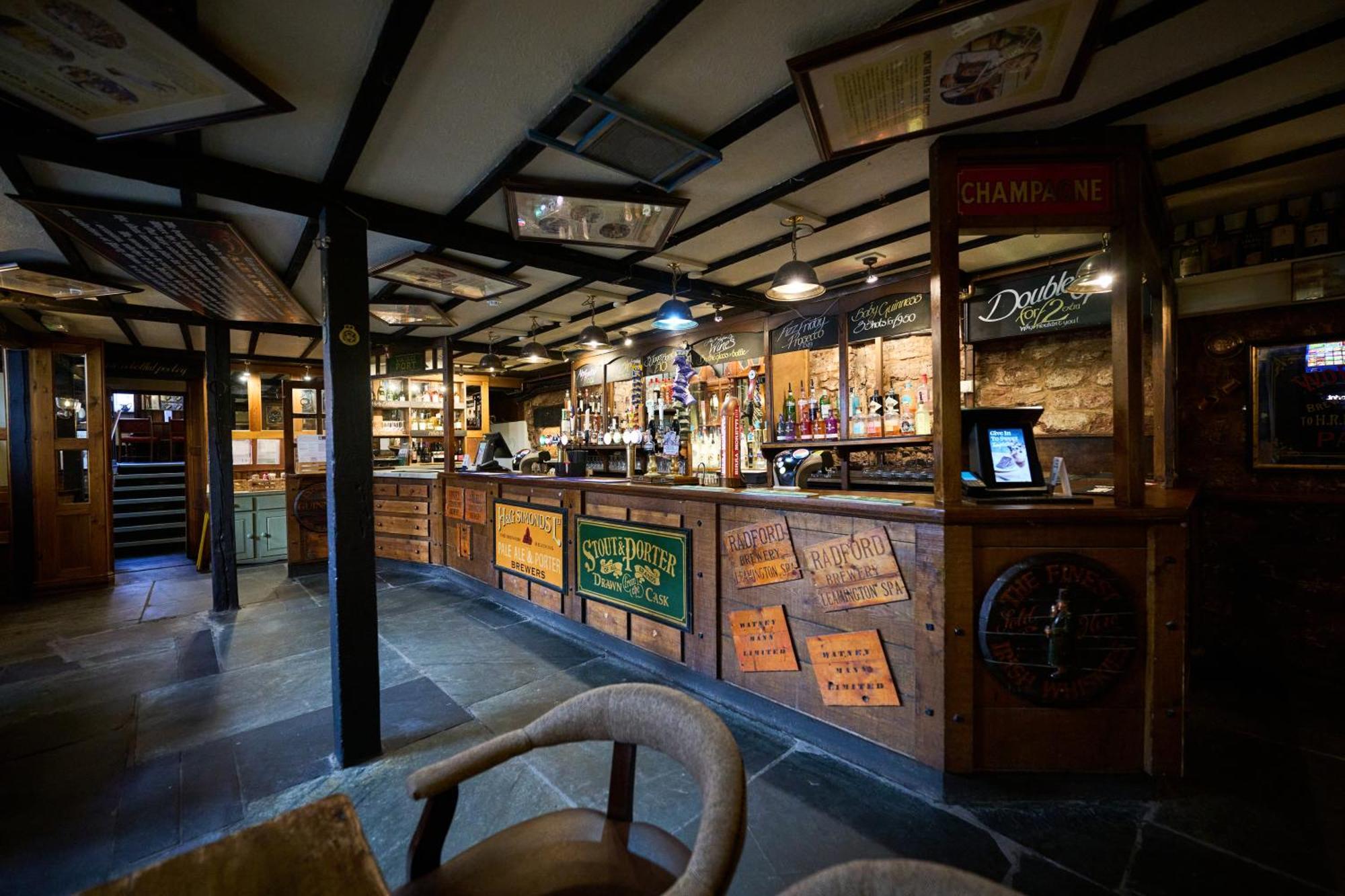 White Hart, Exeter By Marston'S Inns Екстериор снимка